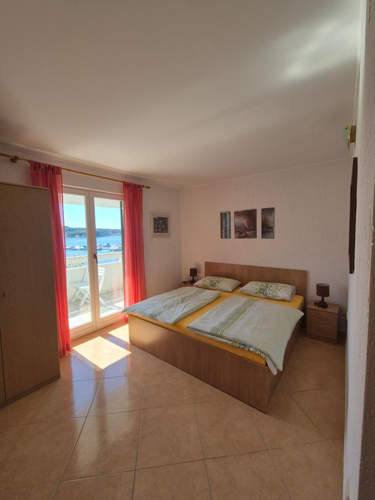 Apartmani Mira Supetarska Draga Esterno foto
