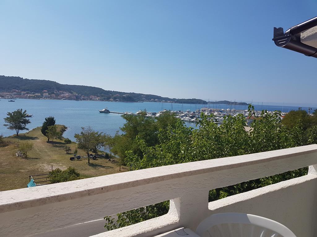 Apartmani Mira Supetarska Draga Esterno foto