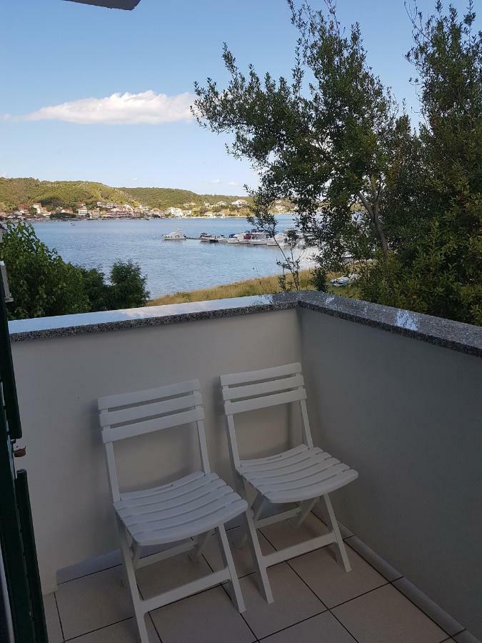 Apartmani Mira Supetarska Draga Esterno foto